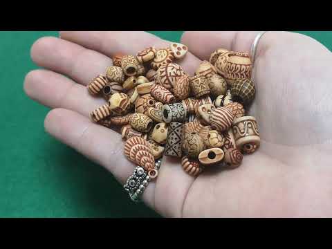 A 30g pack of Acrylic beads, mixed colours, 5-45mm in size, mixed shapes